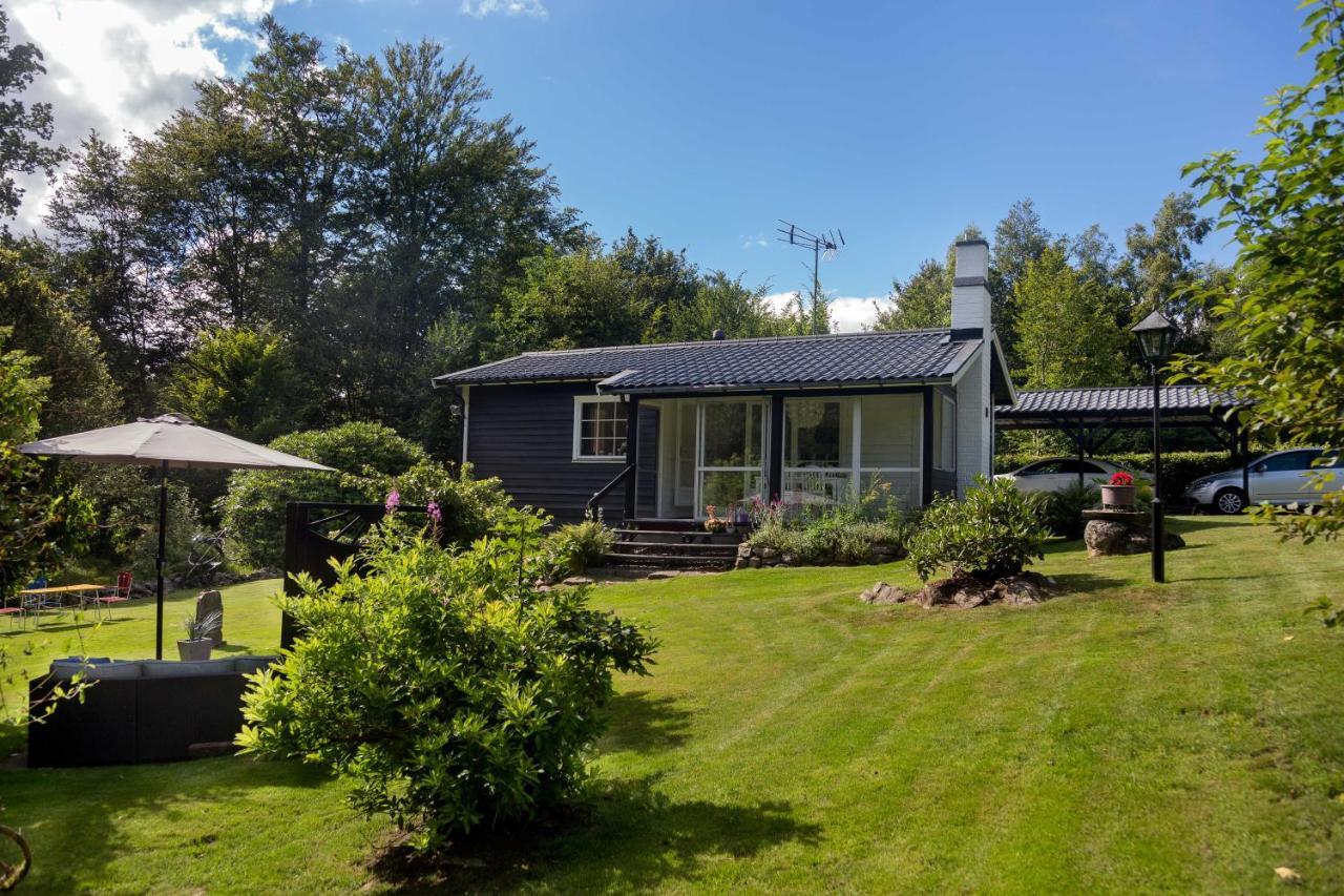 Very Nice Cottage By The Lake. Lursjoen! Hastveda Bagian luar foto