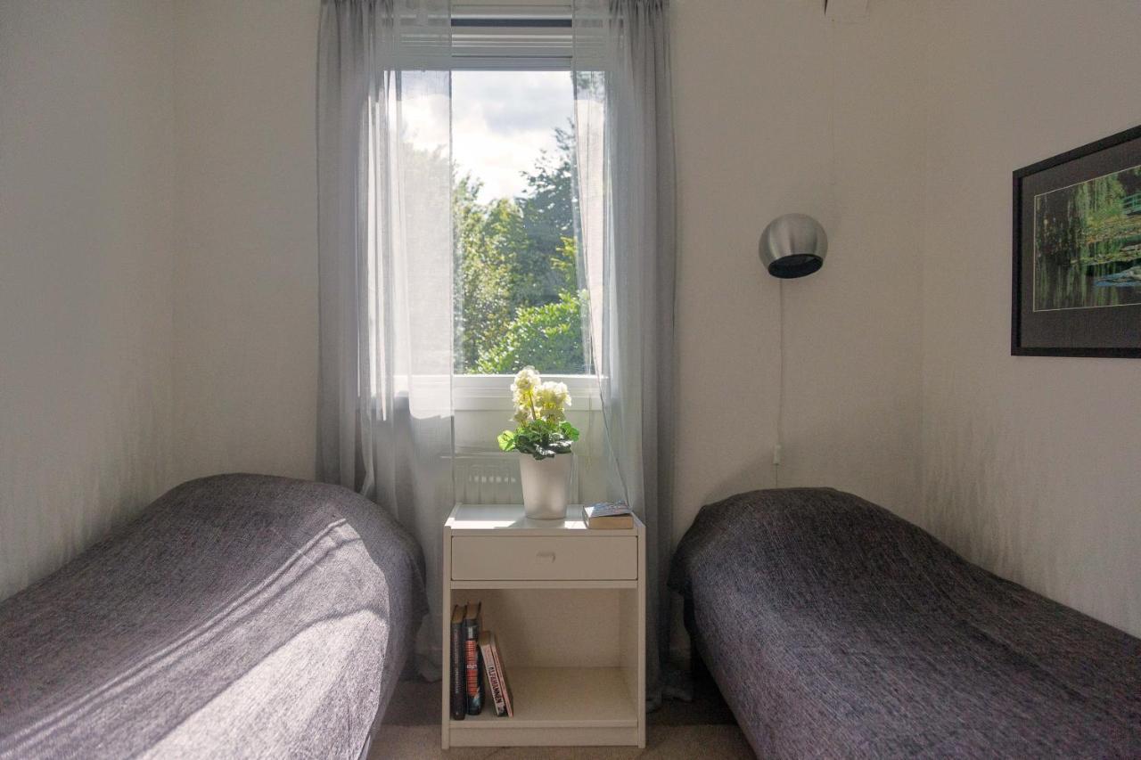 Very Nice Cottage By The Lake. Lursjoen! Hastveda Bagian luar foto