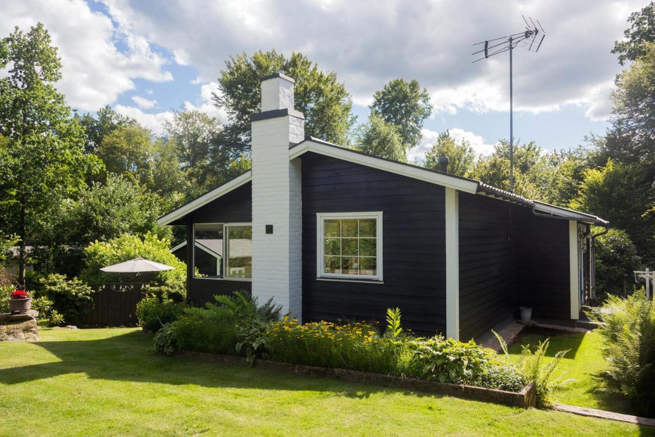 Very Nice Cottage By The Lake. Lursjoen! Hastveda Bagian luar foto