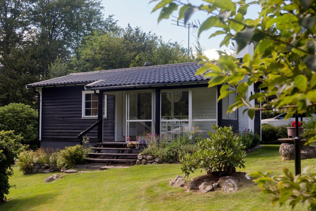 Very Nice Cottage By The Lake. Lursjoen! Hastveda Bagian luar foto
